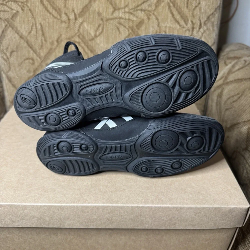 ASICS Snapdown 4 GS Black White 1084A014-001 Boys Size 4 Youth Wrestling Shoes